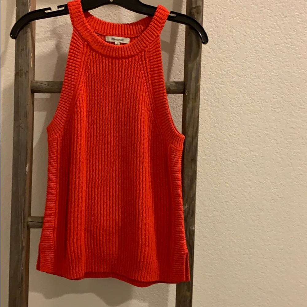 Razorback top